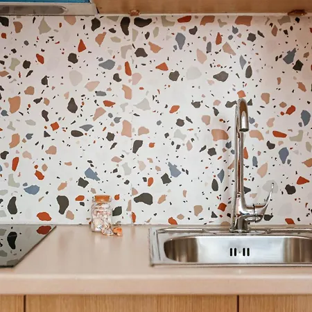 Mini Stylish - W Kitchen Apartment Himare